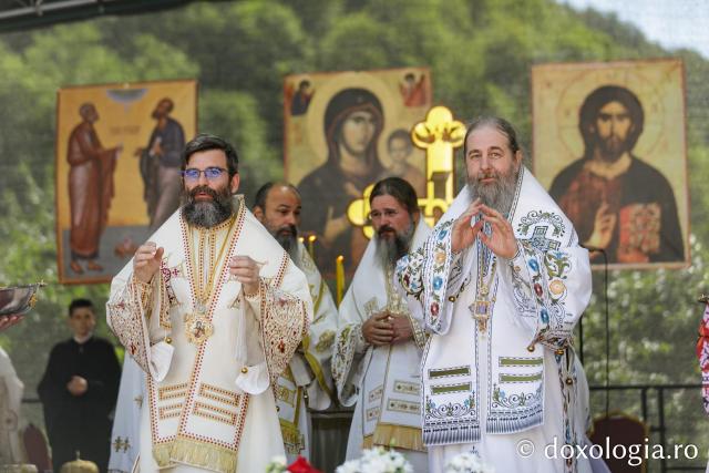 Sfânta Liturghie de la Proclamarea Canonizării Sfântului Cuvios Dometie cel Milostiv de la Râmeț / Foto: pr. Silviu Cluci Sfânta Liturghie de la Proclamarea Canonizării Sfântului Cuvios Dometie cel Milostiv de la Râmeț