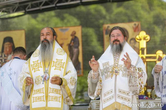 Sfânta Liturghie de la Proclamarea Canonizării Sfântului Cuvios Dometie cel Milostiv de la Râmeț / Foto: pr. Silviu Cluci Sfânta Liturghie de la Proclamarea Canonizării Sfântului Cuvios Dometie cel Milostiv de la Râmeț