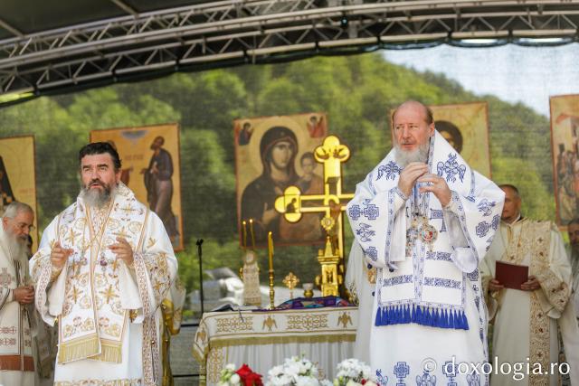 Sfânta Liturghie de la Proclamarea Canonizării Sfântului Cuvios Dometie cel Milostiv de la Râmeț / Foto: pr. Silviu Cluci Sfânta Liturghie de la Proclamarea Canonizării Sfântului Cuvios Dometie cel Milostiv de la Râmeț