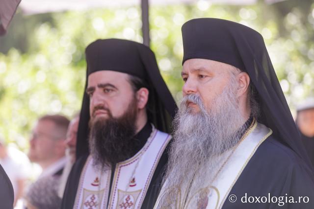 Sfânta Liturghie de la Proclamarea Canonizării Sfântului Cuvios Dometie cel Milostiv de la Râmeț / Foto: pr. Silviu Cluci Sfânta Liturghie de la Proclamarea Canonizării Sfântului Cuvios Dometie cel Milostiv de la Râmeț