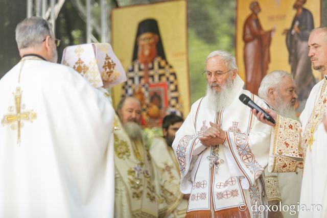 Sfânta Liturghie de la Proclamarea Canonizării Sfântului Cuvios Dometie cel Milostiv de la Râmeț / Foto: pr. Silviu Cluci Sfânta Liturghie de la Proclamarea Canonizării Sfântului Cuvios Dometie cel Milostiv de la Râmeț