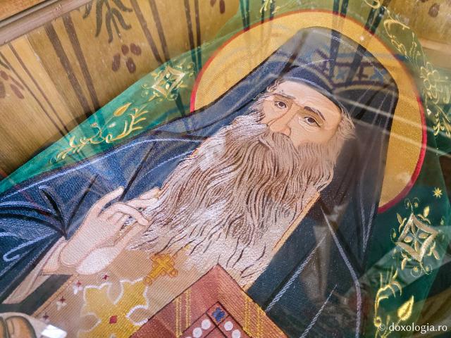 Osemintele Arhimandritului Elefterie Mihail, primul stareț al Mănăstirii Dervent