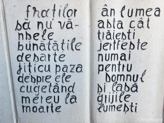 Mormântul Schimonahiei Elisabeta Lazăr, pustnica Giumalăului