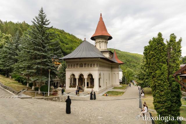  Priveghere la Mănăstirea Râmeț în cinstea Sfântului Cuvios Dometie