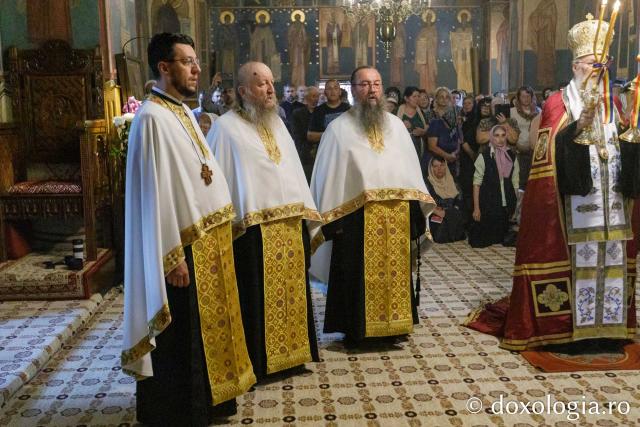  Priveghere la Mănăstirea Râmeț în cinstea Sfântului Cuvios Dometie