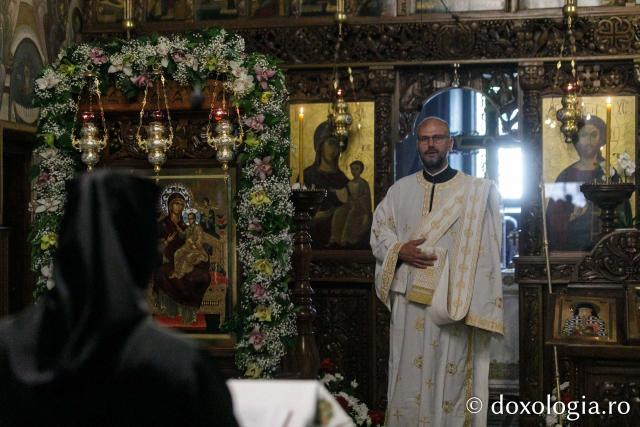  Priveghere la Mănăstirea Râmeț în cinstea Sfântului Cuvios Dometie