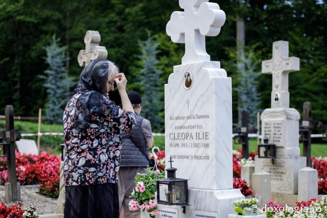 (Foto) Rugăciune și liniște în „Grădina cu sfinți” de la Mănăstirea Sihăstria