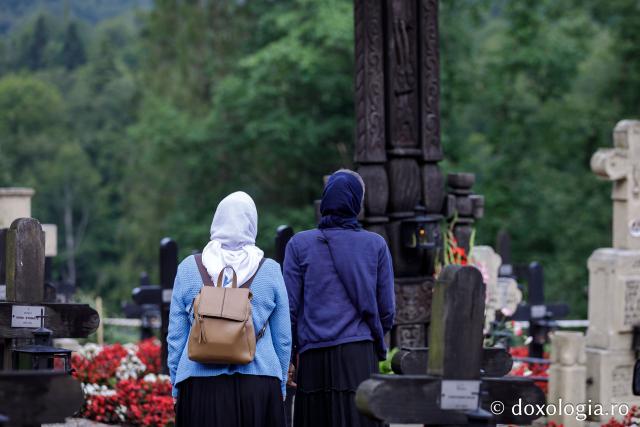 (Foto) Rugăciune și liniște în „Grădina cu sfinți” de la Mănăstirea Sihăstria
