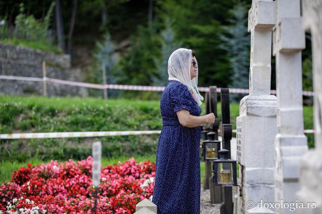 (Foto) Rugăciune și liniște în „Grădina cu sfinți” de la Mănăstirea Sihăstria