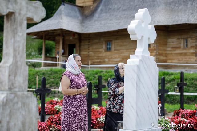(Foto) Rugăciune și liniște în „Grădina cu sfinți” de la Mănăstirea Sihăstria