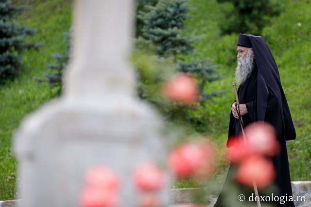 (Foto) Rugăciune și liniște în „Grădina cu sfinți” de la Mănăstirea Sihăstria