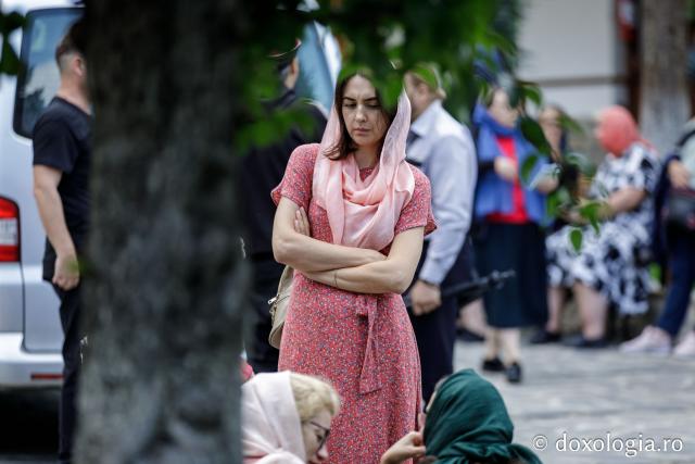 (Foto) Rugăciune și liniște în „Grădina cu sfinți” de la Mănăstirea Sihăstria