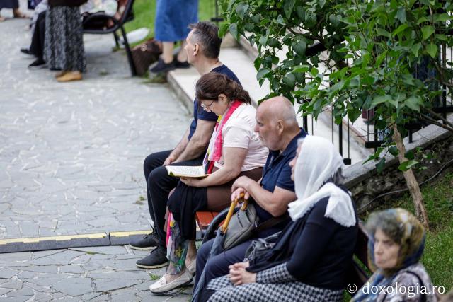 Priveghere la praznicul Schimbării la Față, la Mănăstirea Sihăstria