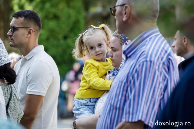 Zile de bucurie la Mănăstirea Sihăstria – chipuri în rugăciune la Sărbătoarea Schimbării la Față / Foto: Oana Nechifor Zile de bucurie la Mănăstirea Sihăstria – chipuri în rugăciune la Sărbătoarea Schimbării la Față