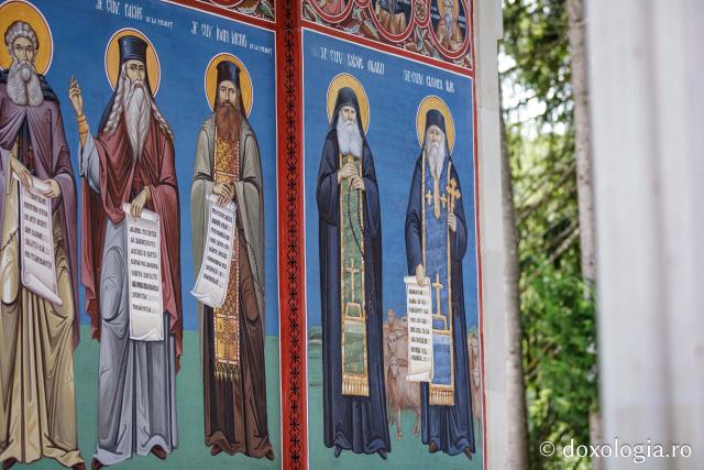 Zile de bucurie la Mănăstirea Sihăstria – chipuri în rugăciune la Sărbătoarea Schimbării la Față / Foto: Oana Nechifor Zile de bucurie la Mănăstirea Sihăstria – chipuri în rugăciune la Sărbătoarea Schimbării la Față