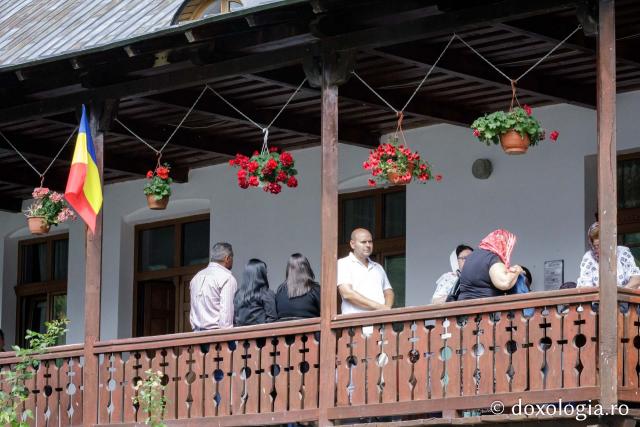 Zile de bucurie la Mănăstirea Sihăstria – chipuri în rugăciune la Sărbătoarea Schimbării la Față / Foto: Oana Nechifor Zile de bucurie la Mănăstirea Sihăstria – chipuri în rugăciune la Sărbătoarea Schimbării la Față