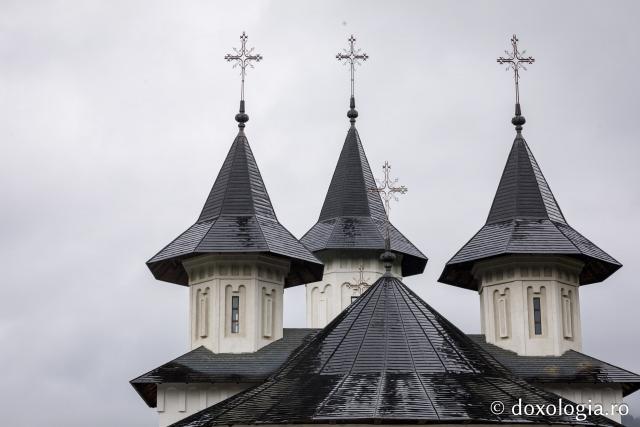 Priveghere în cinstea Sfintei Cuvioase Teodora la Mănăstirea Sihăstria