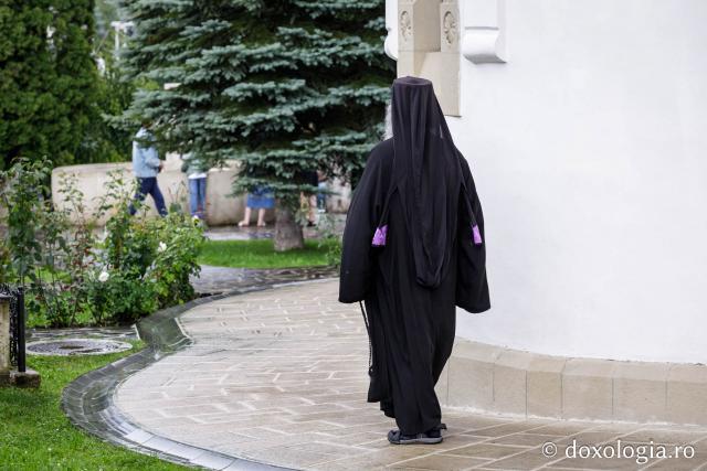 Priveghere în cinstea Sfintei Cuvioase Teodora la Mănăstirea Sihăstria