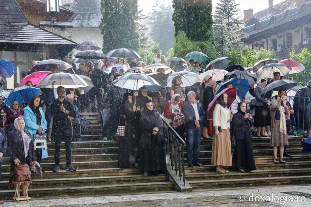 Priveghere în cinstea Sfintei Cuvioase Teodora la Mănăstirea Sihăstria