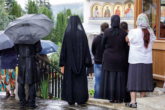 Priveghere în cinstea Sfintei Cuvioase Teodora la Mănăstirea Sihăstria