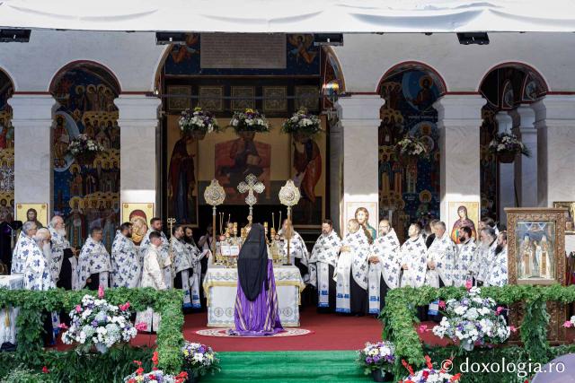 Priveghere în cinstea Sfintei Cuvioase Teodora la Mănăstirea Sihăstria