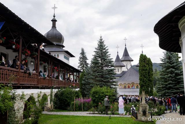 Sfânta Liturghie cu ocazia proclamării locale a canonizării Sfinților Cuvioși Paisie și Cleopa