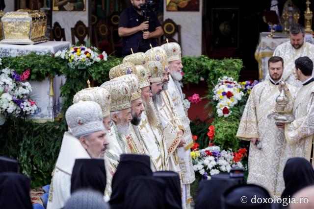 Sfânta Liturghie cu ocazia proclamării locale a canonizării Sfinților Cuvioși Paisie și Cleopa