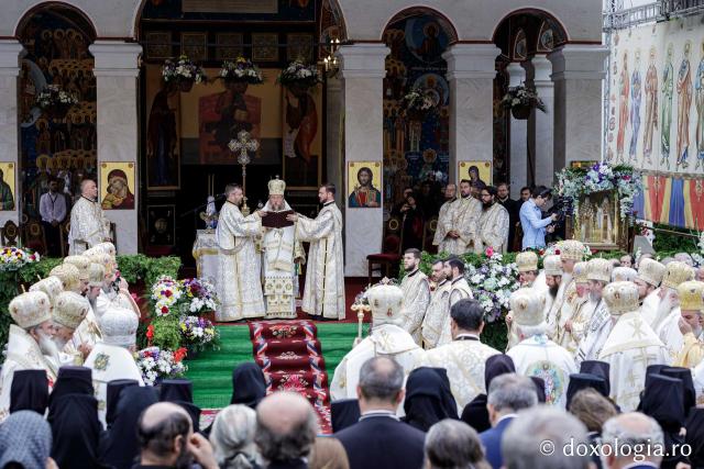 Sfânta Liturghie cu ocazia proclamării locale a canonizării Sfinților Cuvioși Paisie și Cleopa