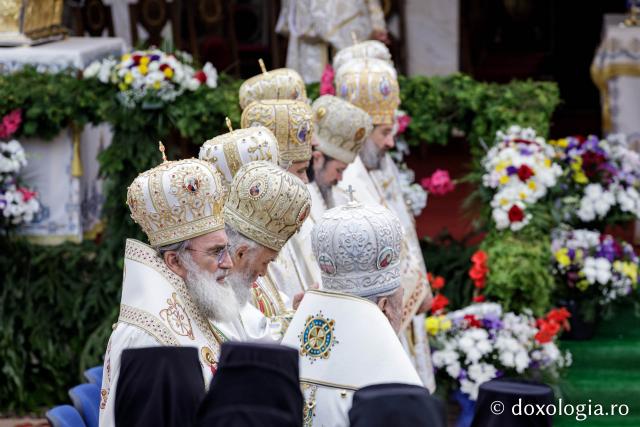 Sfânta Liturghie cu ocazia proclamării locale a canonizării Sfinților Cuvioși Paisie și Cleopa