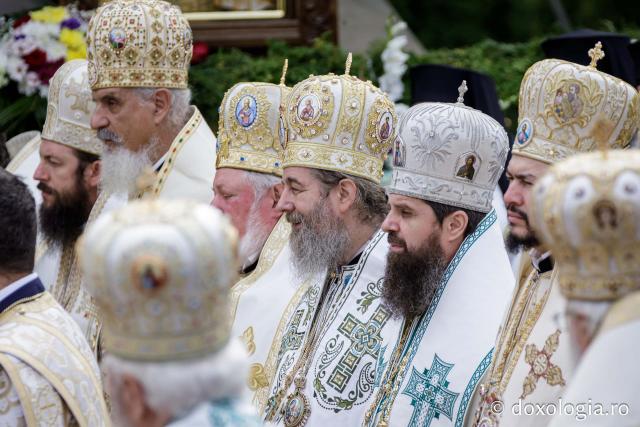 Sfânta Liturghie cu ocazia proclamării locale a canonizării Sfinților Cuvioși Paisie și Cleopa