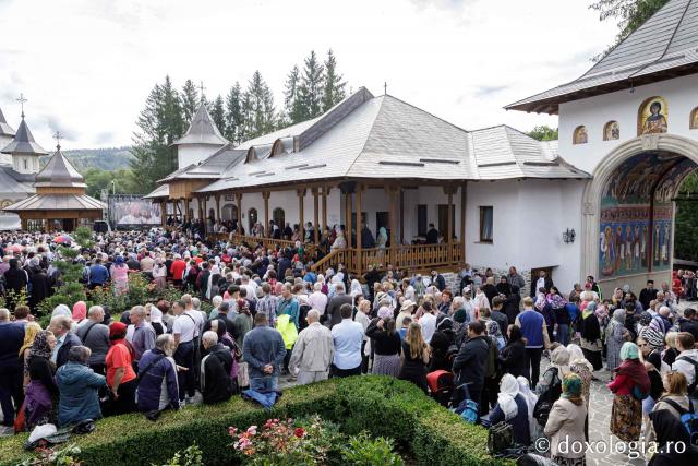 Sfânta Liturghie cu ocazia proclamării locale a canonizării Sfinților Cuvioși Paisie și Cleopa