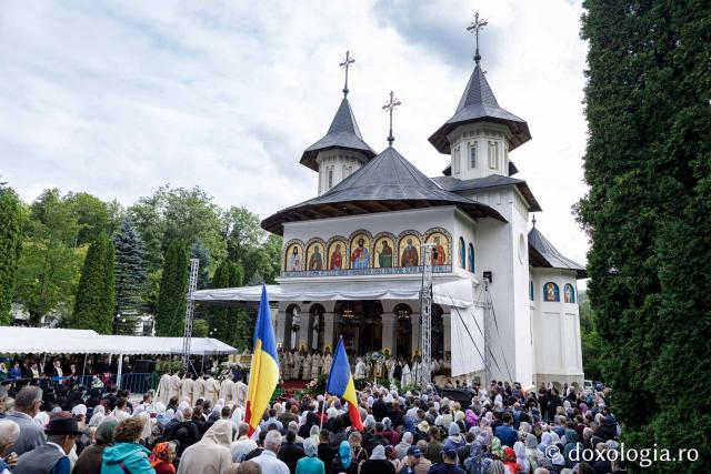 Sfânta Liturghie cu ocazia proclamării locale a canonizării Sfinților Cuvioși Paisie și Cleopa