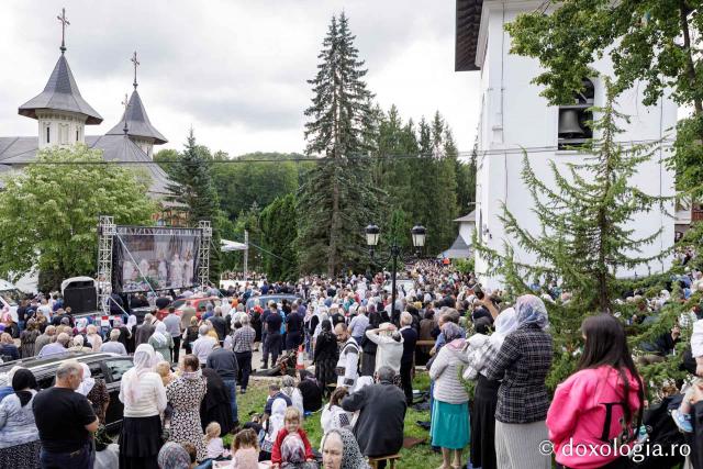 Sfânta Liturghie cu ocazia proclamării locale a canonizării Sfinților Cuvioși Paisie și Cleopa