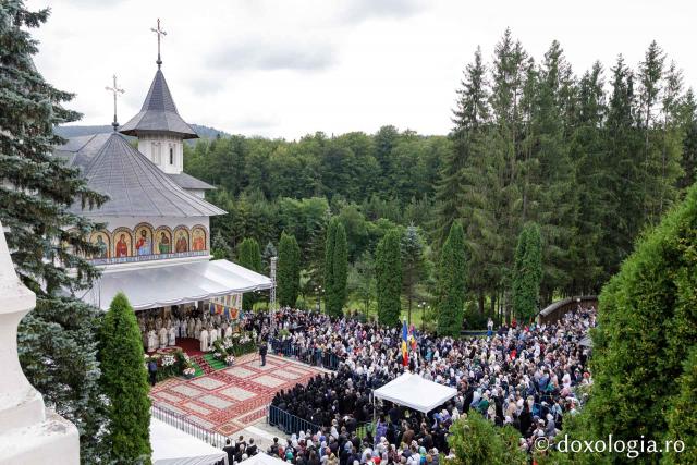 Sfânta Liturghie cu ocazia proclamării locale a canonizării Sfinților Cuvioși Paisie și Cleopa