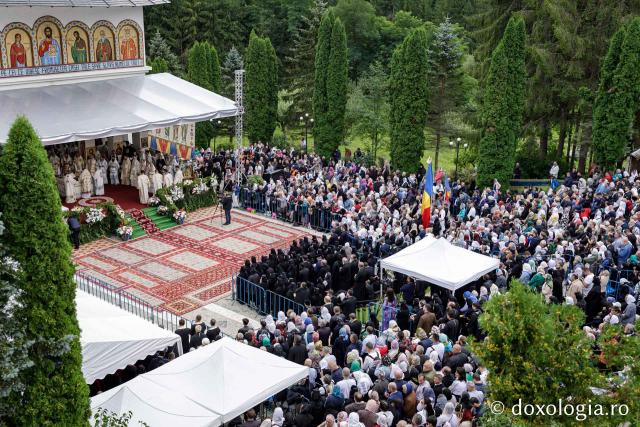 Sfânta Liturghie cu ocazia proclamării locale a canonizării Sfinților Cuvioși Paisie și Cleopa