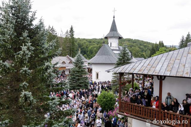 Sfânta Liturghie cu ocazia proclamării locale a canonizării Sfinților Cuvioși Paisie și Cleopa