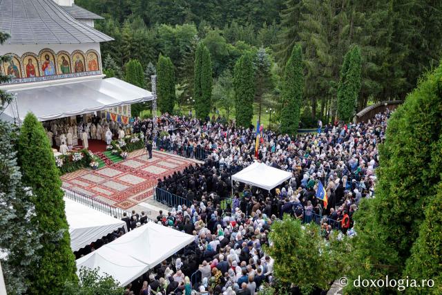 Sfânta Liturghie cu ocazia proclamării locale a canonizării Sfinților Cuvioși Paisie și Cleopa