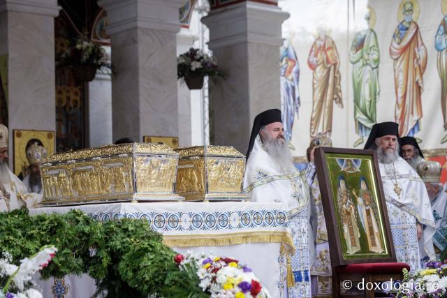 (Foto) Proclamarea locală a canonizării Sfinților Cuvioși Paisie și Cleopa de la Sihăstria
