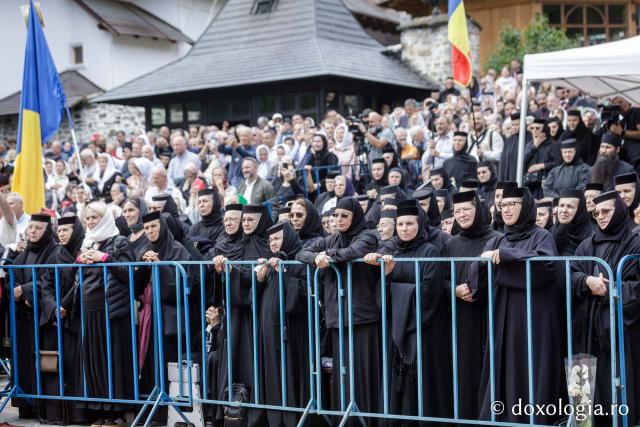 (Foto) Proclamarea locală a canonizării Sfinților Cuvioși Paisie și Cleopa de la Sihăstria