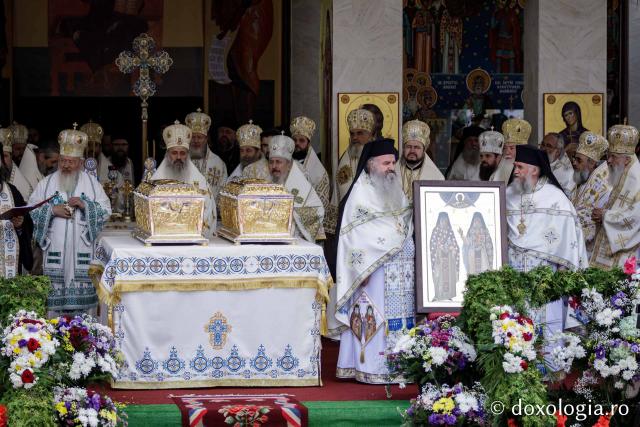 (Foto) Proclamarea locală a canonizării Sfinților Cuvioși Paisie și Cleopa de la Sihăstria