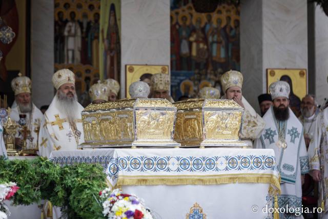 (Foto) Proclamarea locală a canonizării Sfinților Cuvioși Paisie și Cleopa de la Sihăstria