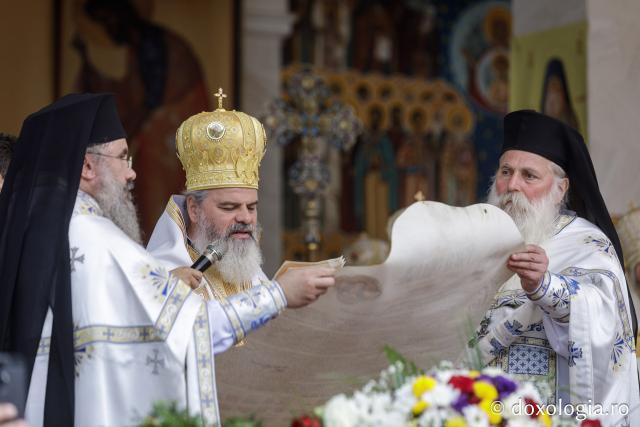 (Foto) Proclamarea locală a canonizării Sfinților Cuvioși Paisie și Cleopa de la Sihăstria