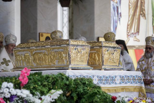 (Foto) Proclamarea locală a canonizării Sfinților Cuvioși Paisie și Cleopa de la Sihăstria