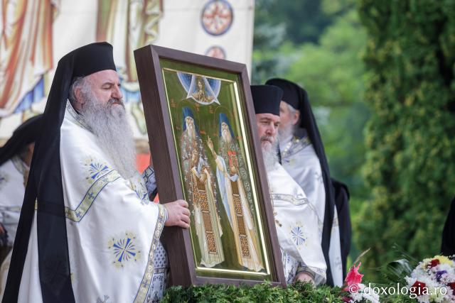 (Foto) Proclamarea locală a canonizării Sfinților Cuvioși Paisie și Cleopa de la Sihăstria