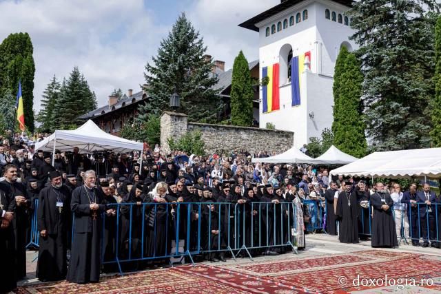 (Foto) Proclamarea locală a canonizării Sfinților Cuvioși Paisie și Cleopa de la Sihăstria