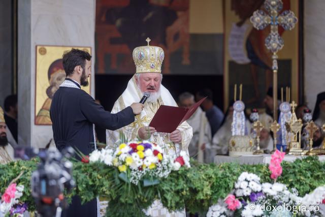 (Foto) Proclamarea locală a canonizării Sfinților Cuvioși Paisie și Cleopa de la Sihăstria