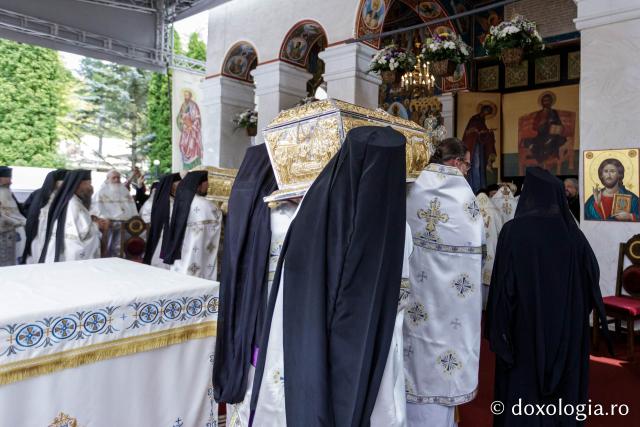 (Foto) Proclamarea locală a canonizării Sfinților Cuvioși Paisie și Cleopa de la Sihăstria