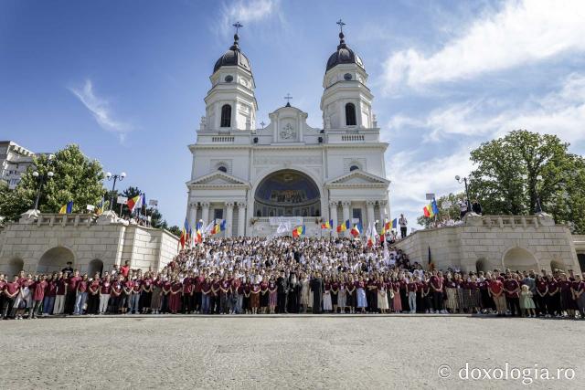 Sfânta Liturghie la Catedrala Mitropolitană din Iași în încheierea celei de-a cincea ediții a Întâlnirii Tinerilor Ortodocși din Moldova