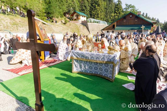 Sărbătoarea Schimbării la Față a Domnului – hram la Mănăstirea Sihla