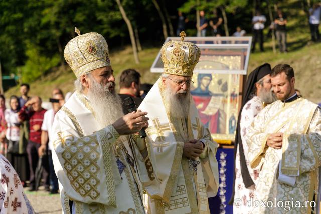 Sărbătoarea Schimbării la Față a Domnului – hram la Mănăstirea Sihla